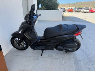 Piaggio Beverly 400 2022-thumb-8