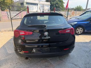 Alfa Romeo Giulietta 2015-thumb-3