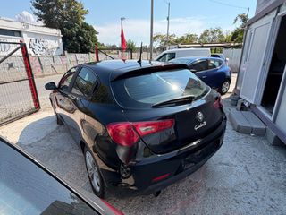 Alfa Romeo Giulietta 2015-thumb-4