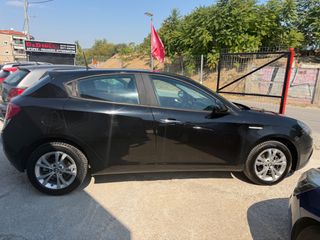Alfa Romeo Giulietta 2015-thumb-7