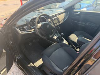 Alfa Romeo Giulietta 2015-thumb-9
