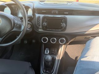 Alfa Romeo Giulietta 2015-thumb-15
