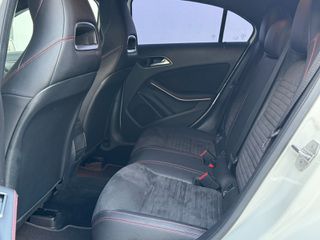 Mercedes-Benz A 180 2018 AMG LINE-thumb-11