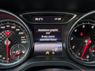 Mercedes-Benz A 180 2018 AMG LINE-thumb-17