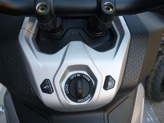 Aprilia SR GT 400 2026 MY26 BOULDER GREY MAT-thumb-8