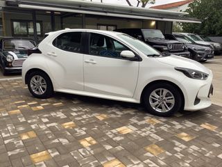 Toyota Yaris 2023-thumb-2