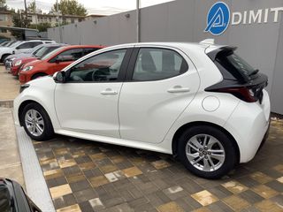 Toyota Yaris 2023-thumb-3