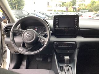 Toyota Yaris 2023-thumb-12