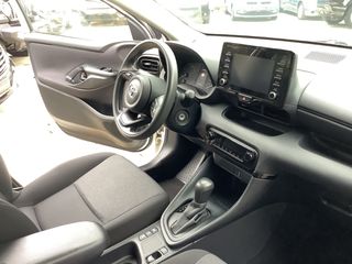 Toyota Yaris 2023-thumb-13