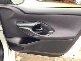Toyota Yaris 2023-thumb-14
