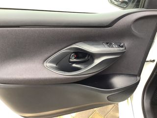 Toyota Yaris 2023-thumb-17