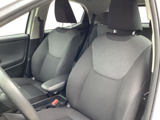 Toyota Yaris 2023-thumb-18