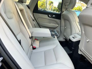 Volvo XC 60 2023 CORE PLUS DARK(ex.R Design)-thumb-15