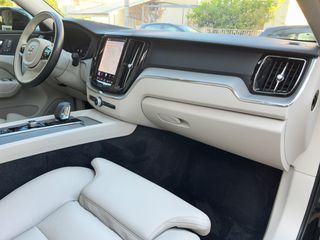 Volvo XC 60 2023 CORE PLUS DARK(ex.R Design)-thumb-16