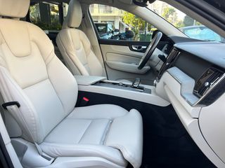 Volvo XC 60 2023 CORE PLUS DARK(ex.R Design)-thumb-17