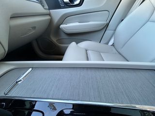 Volvo XC 60 2023 CORE PLUS DARK(ex.R Design)-thumb-12