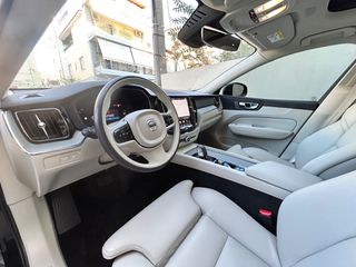 Volvo XC 60 2023 CORE PLUS DARK(ex.R Design)-thumb-7