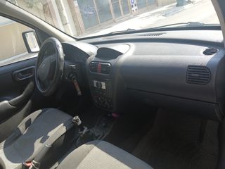 Opel Combo 2010-thumb-8