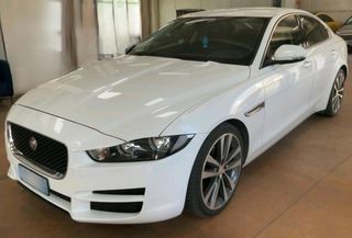 Jaguar XE 2016 PRESTIGE-thumb-2