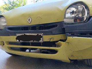 Renault Twingo 1999-thumb-6