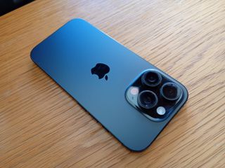 Apple iPhone 16 Pro (8/256GB) Black Titanium-thumb-2