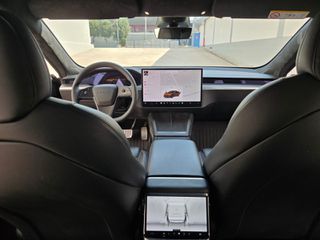Tesla Model S 2023 plaid-thumb-6