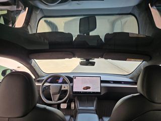 Tesla Model S 2023 plaid-thumb-7
