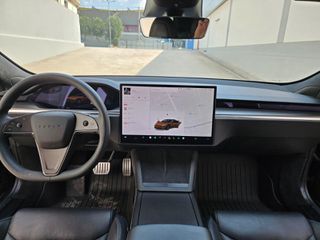 Tesla Model S 2023 plaid-thumb-8