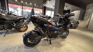 Honda X-ADV 2026-thumb-1