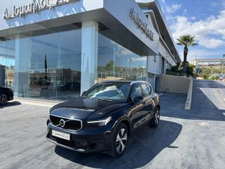 Volvo XC40 2023 2.0lt 163hp T3 MOMENTUM AUTO Α. Ισμαήλος Α.Ε.