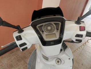 Kymco People GTi 2012 gti 200-thumb-2