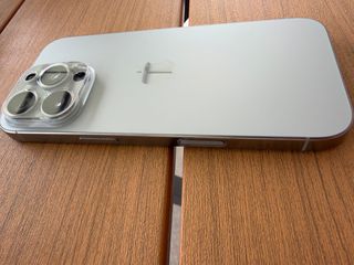 iPhone 16 pro-thumb-4