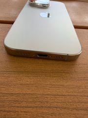 iPhone 16 pro-thumb-5