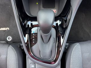 Toyota Yaris 2024 BI-TONE HYBRID 1.5cc 125hp FULL EXTRA!-thumb-39