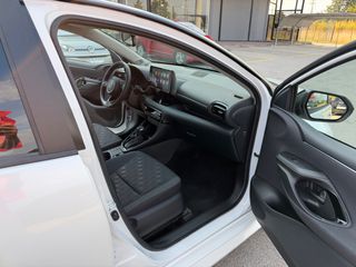 Toyota Yaris 2024 BI-TONE HYBRID 1.5cc 125hp FULL EXTRA!-thumb-41