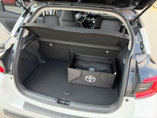 Toyota Yaris 2024 BI-TONE HYBRID 1.5cc 125hp FULL EXTRA!-thumb-48