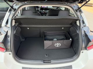 Toyota Yaris 2024 BI-TONE HYBRID 1.5cc 125hp FULL EXTRA!-thumb-47