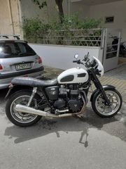 Triumph Bonneville 2011 naked-thumb-4