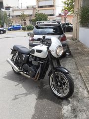 Triumph Bonneville 2011 naked-thumb-5