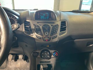 Ford Focus 2017-thumb-13