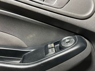 Ford Focus 2017-thumb-18
