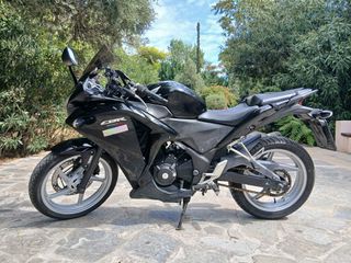 Honda CBR250R 2011-thumb-3