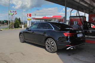 Audi A4 2017-thumb-3