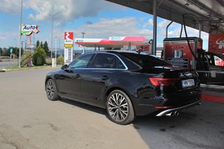 Audi A4 2017-thumb-11