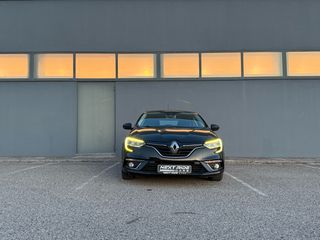 Renault Megane 2016-thumb-2