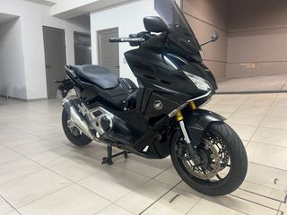 Honda Forza 750 2021 Scooter-thumb-7