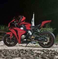 Honda CBR 1000 2009-thumb-1