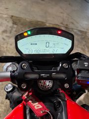 Ducati Monster 821 2015-thumb-5