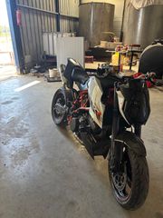 KTM 990 Super Duke 2011-thumb-1