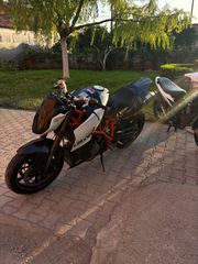 KTM 990 Super Duke 2011-thumb-6